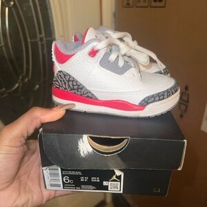 JORDAN 3 RETRO Kids White and Red Sneakers